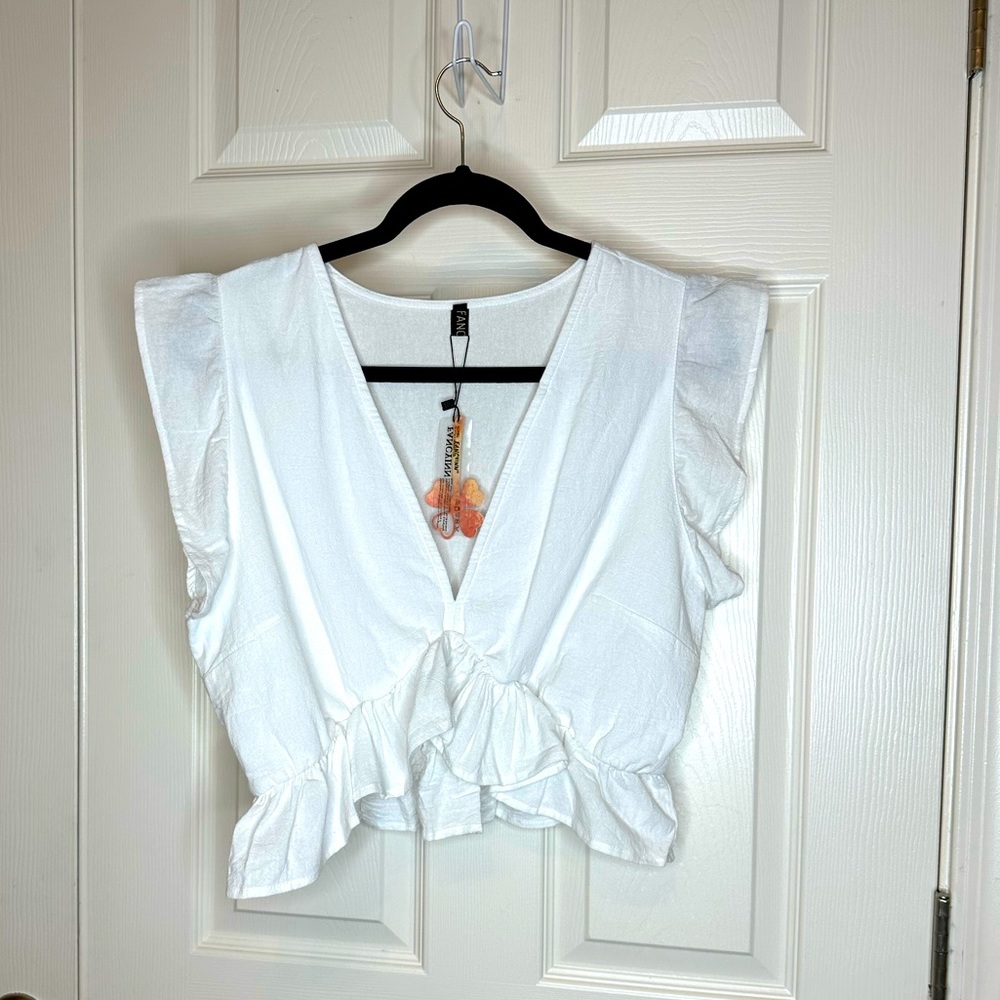 Fancyinn Women's White Lightweight Crop Top